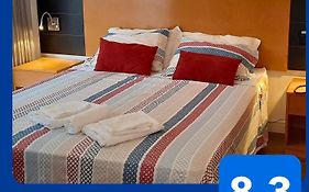 Flat moderno aconchegante mobiliado e com sacada Ibirapuera
